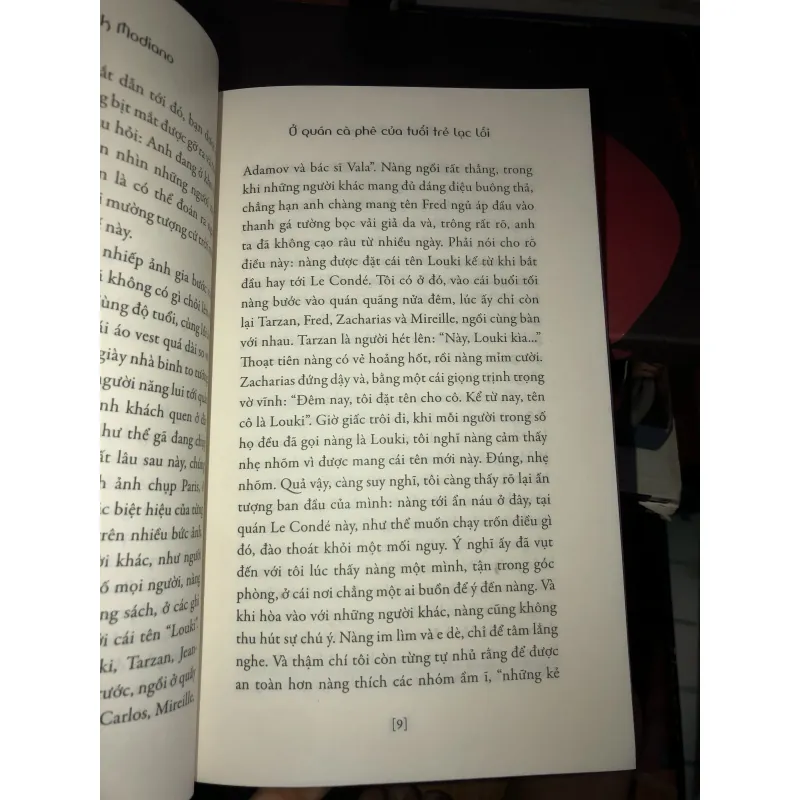 Ở quán cà phê của tuổi trẻ lạc lối - Patrick Modiano 993838