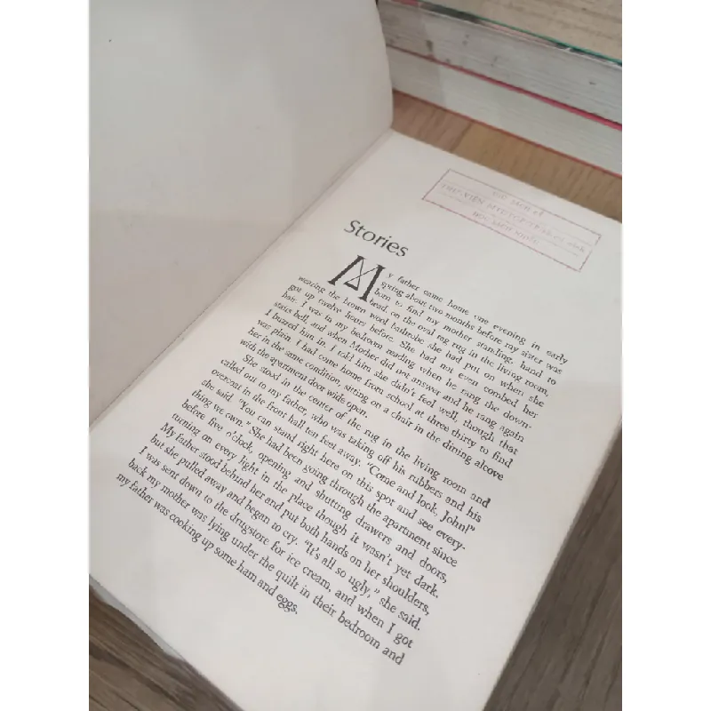 The girl who sang with the beatles and other stories - Robert Hemenway 709762