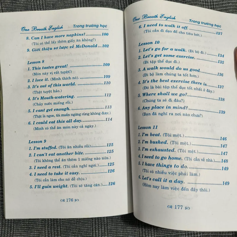 Nói một mạch bằng tiếng Anh (One Breath English) - Trong trường học 606267