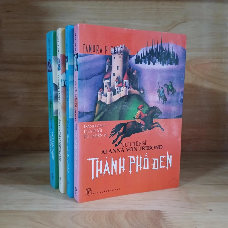 Nữ Hiệp Sĩ Alanna Von Trebond (Bộ 4 Tập) - Tamora Piece 496290