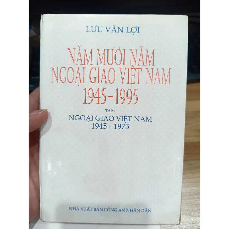 Năm mươi năm ngoại giao Việt Nam bộ 2 cuốn 976499