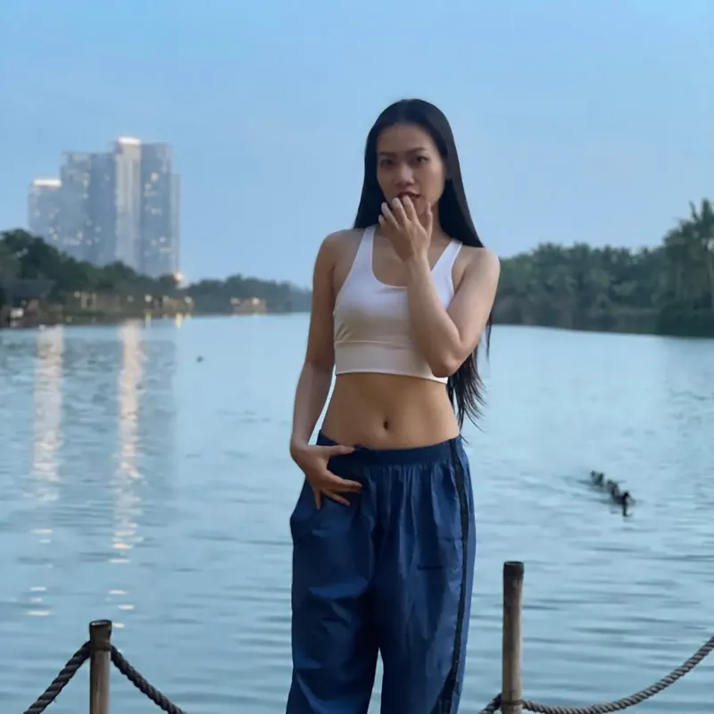 Quần thể thao nữ xanh coban 576641