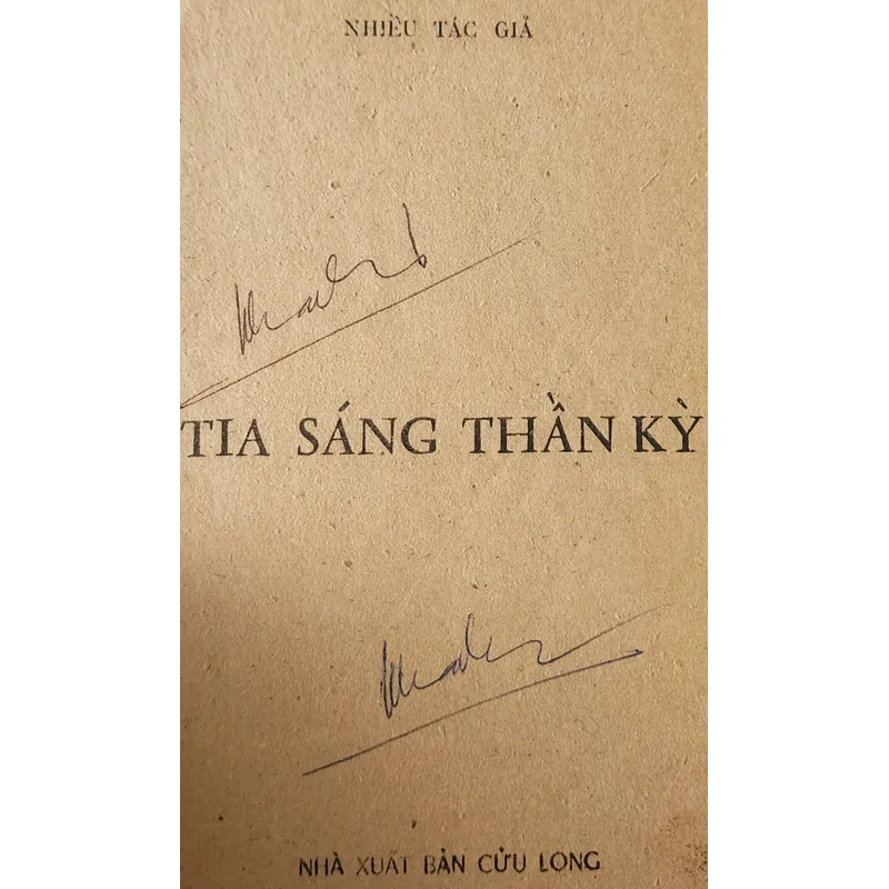 TIA SÁNG THẦN KỲ (Nhiều tác giả) 726791