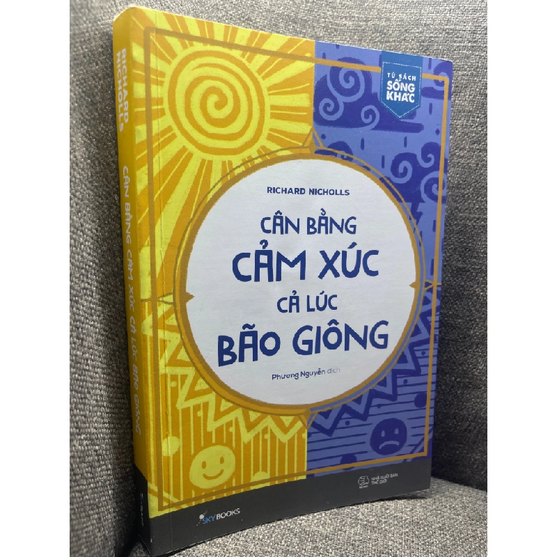 Cân bằng cảm xúc cả lúc bão giông Richard Nicholls 2023 mới 90% HPB1105 351292