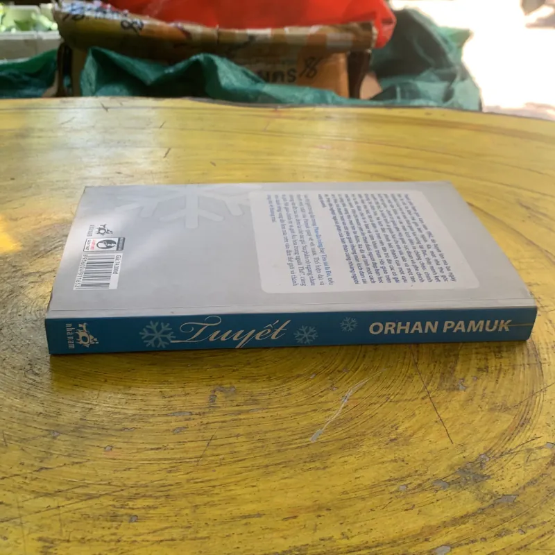 TUYẾT - ORHAN PAMUK  1003085