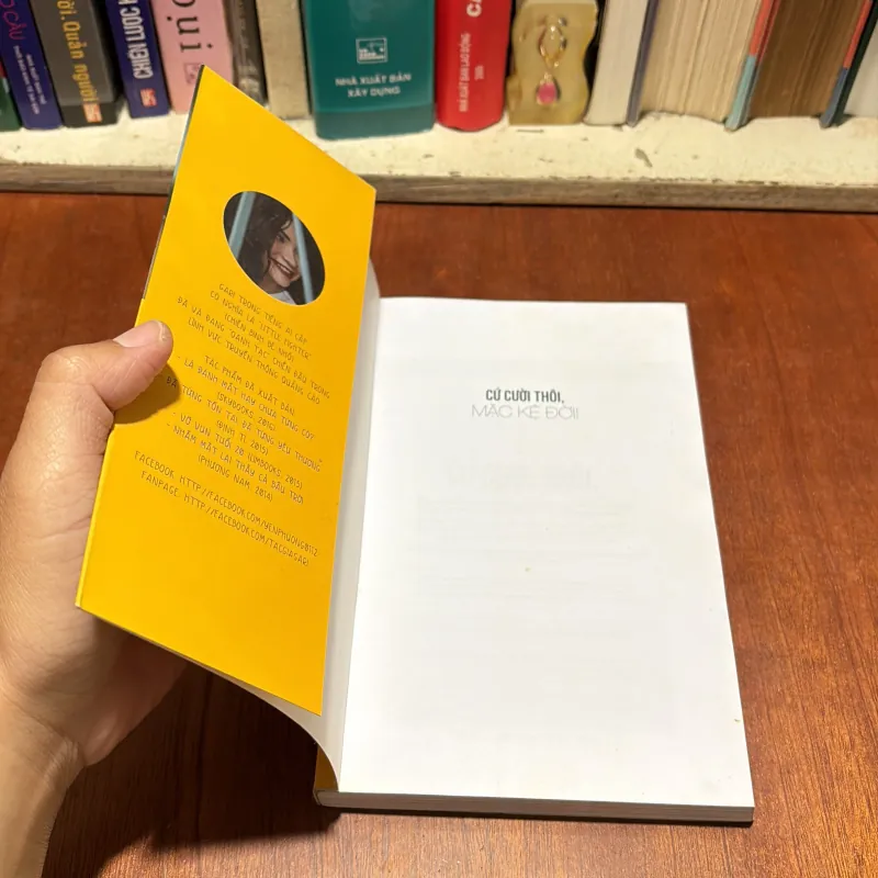 II Sách Kỹ Năng: Cứ Cười Thôi, Mặc Kệ Đời - Gari - 2018 791025