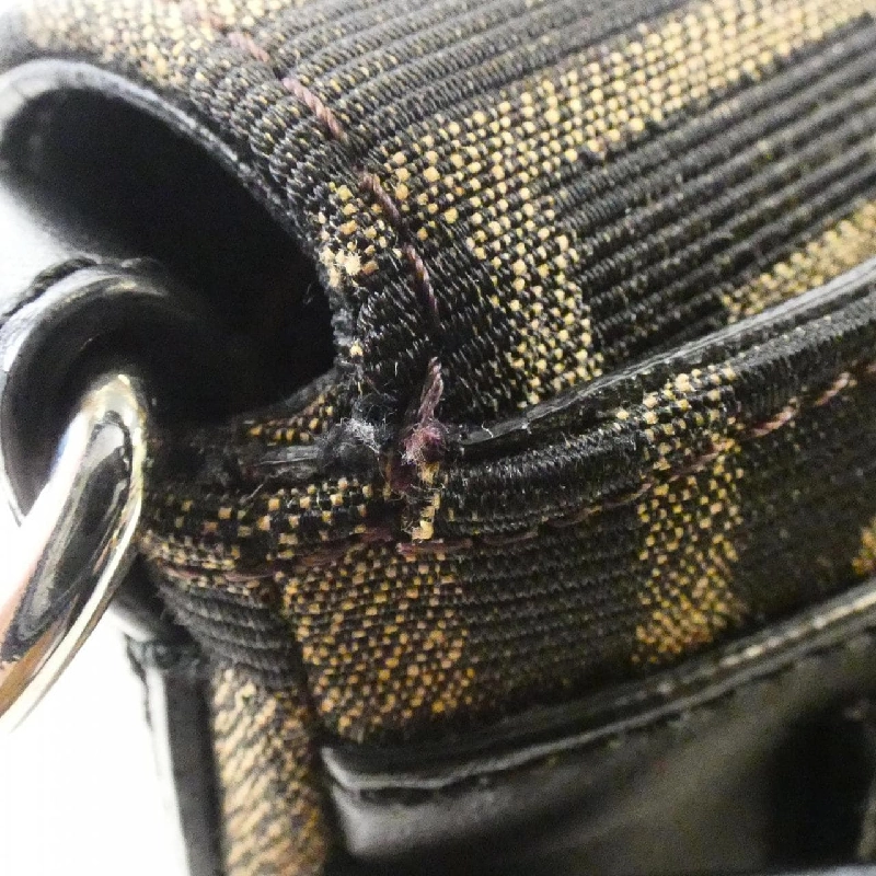 Túi đeo hông Fendi Baguette 7VA472 A9ZL 609192