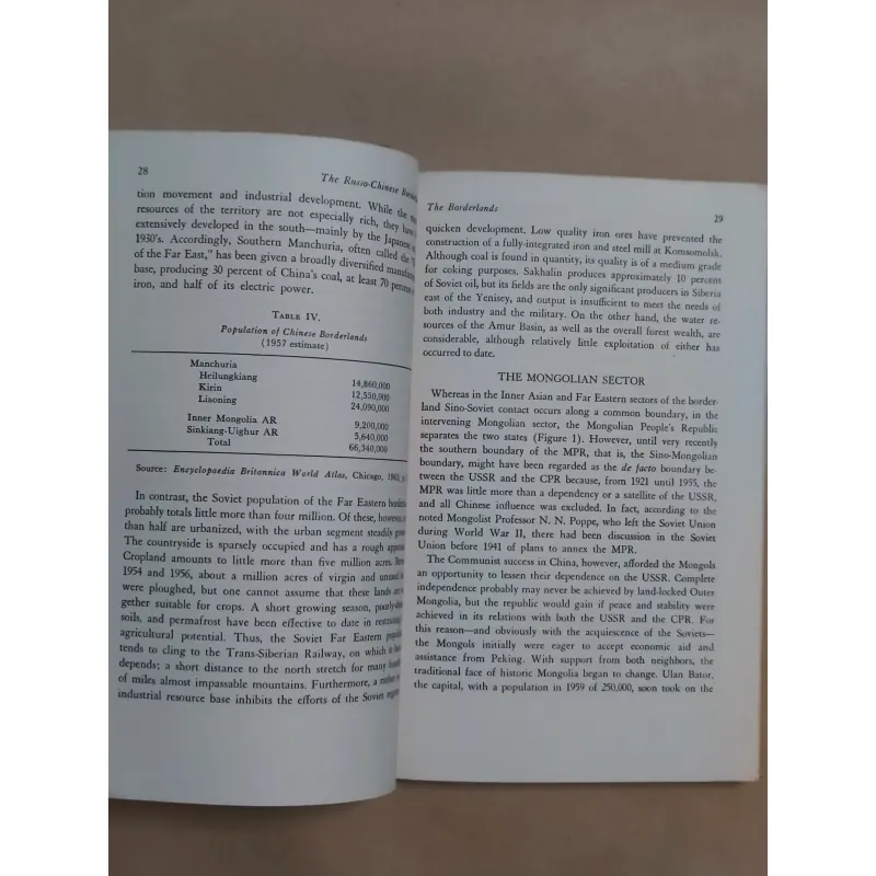 The Russo-Chinese Borderlands - W. A. Douglas Jackson 993160