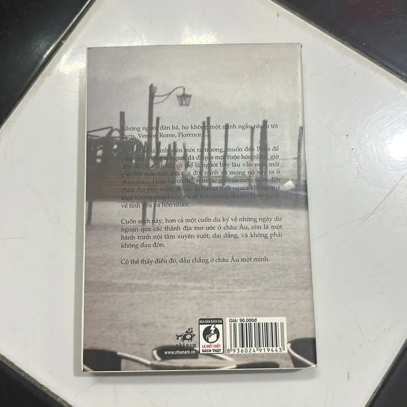 bất hạnh là một tài sản một mình ở Châu Âu  758984