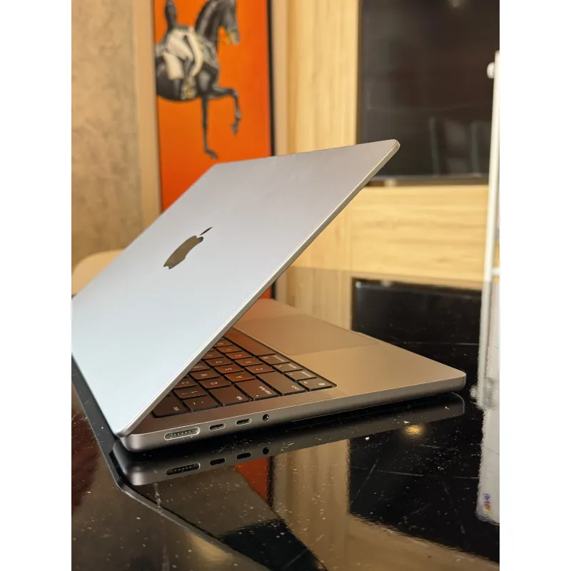 MacBook Pro 14 inch M1 Pro  1042839