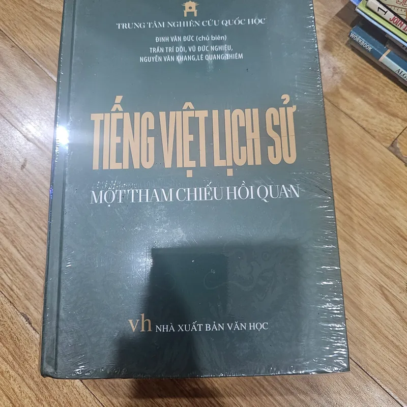 Tiếng Việt lịch sử dụng (bìa cứng)
150k 562743