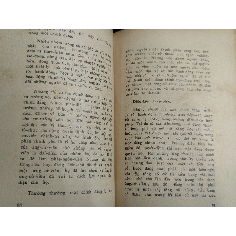 Sinh hoạt chính trị tại hoa kỳ - Abraham Ribicoff & Jôn Ô.Newman ( bản dịch của Nam Chi ) 449809