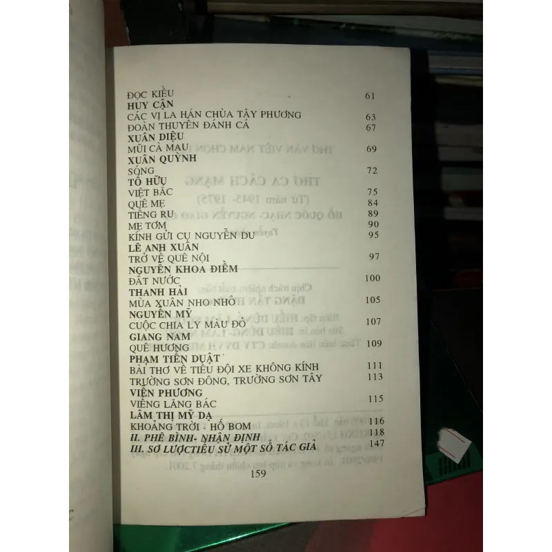 Thơ ca cách mạng Việt Nam giai đoạn 1945 - 1975 1018614