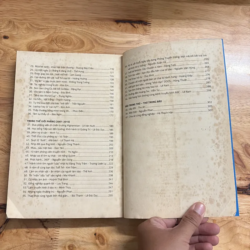 II Báo Tuổi Trẻ: Chuyện Nghề Chuyện Người - Nhiều Tác Giả - 2015 689822