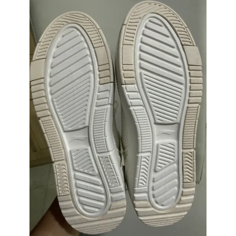 Giày Lining màu trắng size 37 975000