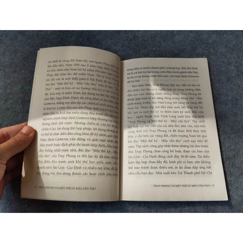 TRUY PHONG VÀ MỘT THẾ KỶ MẤY VẦN THƠ 719926