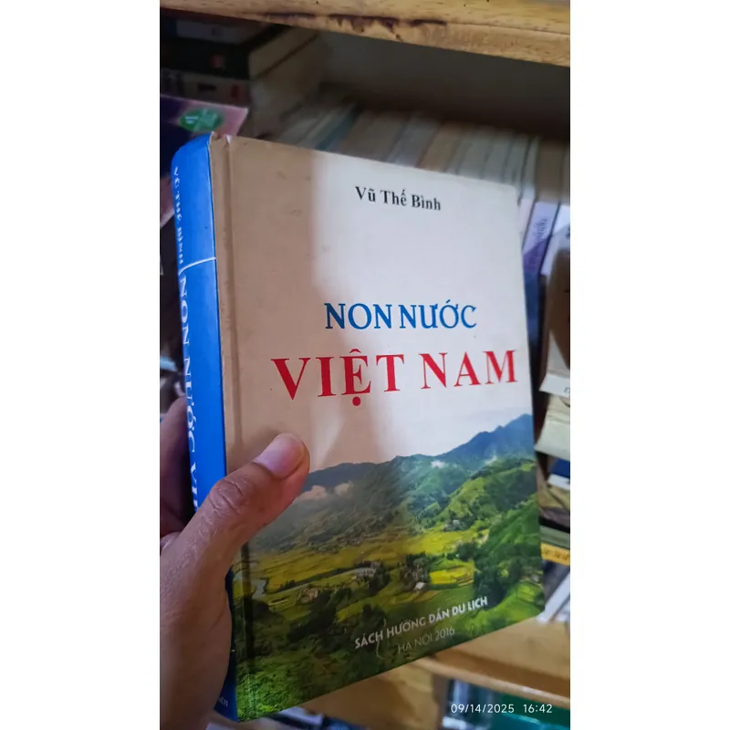 Non Nước Việt Nam bìa cứng 558192