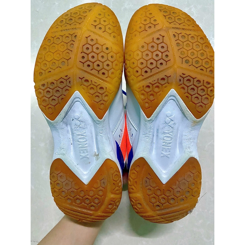 Giày cầu lông nữ Yonex cũ còn tốt 300k giá lúc mua 750k size 38 300451