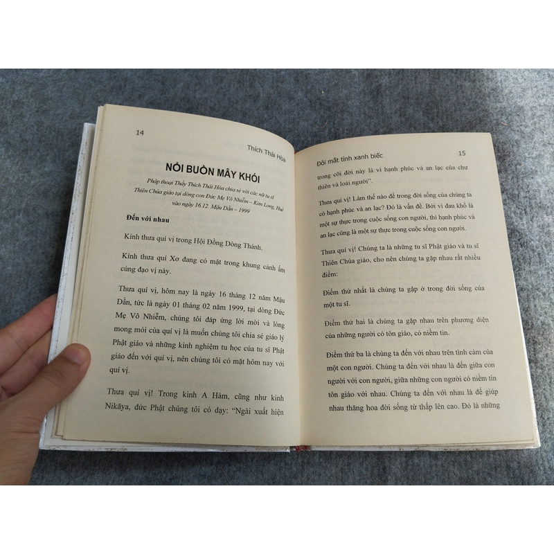 ĐÔI MẮT TÌNH XANH BIẾC 549201