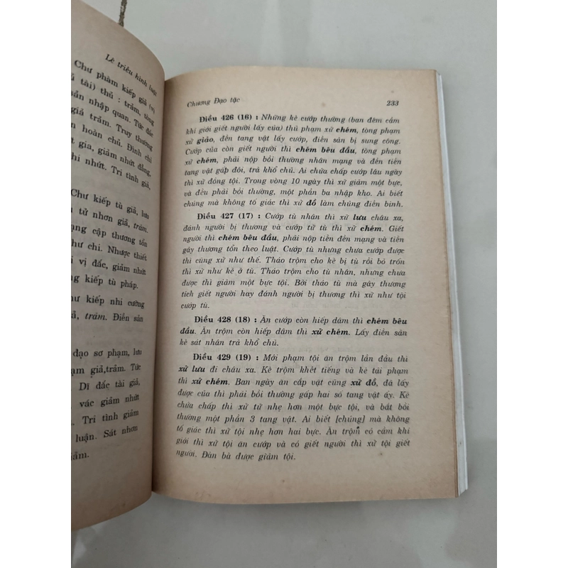Lê triều hình luật 522695