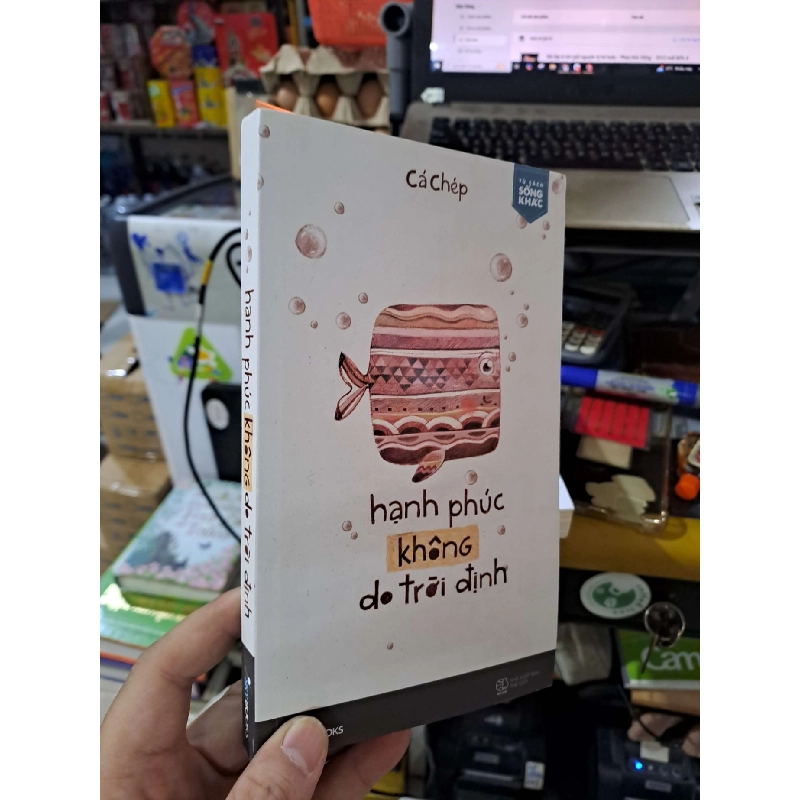 Hạnh Phúc Không Do Trời Định - Cá Chép - 2019 mới 80% ố có viết chì - VĂN HỌC - HCM3012 921356