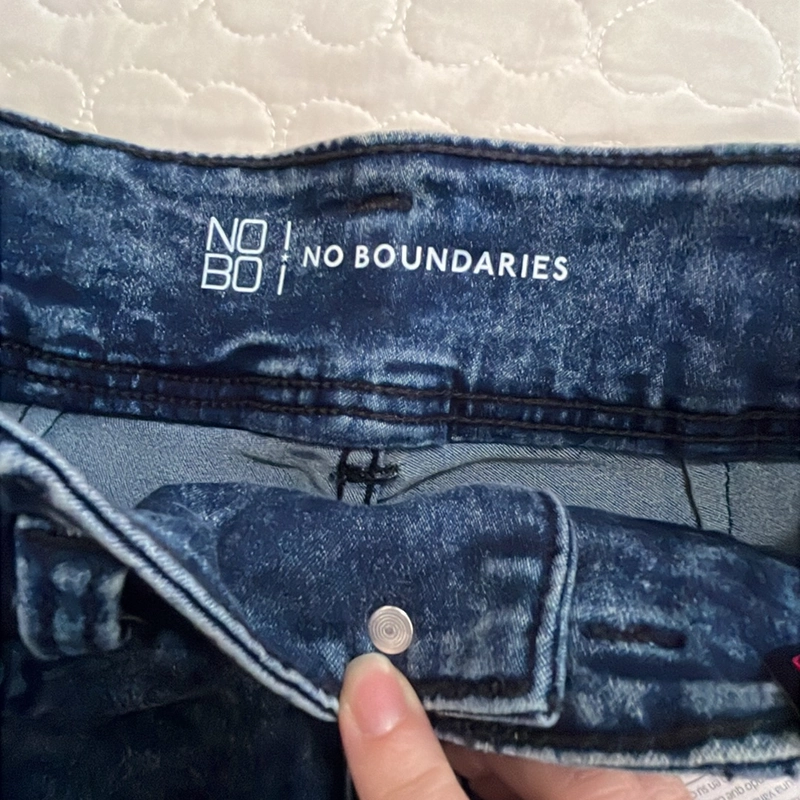 Quần jeans lưng cao 2 nút gài 377412