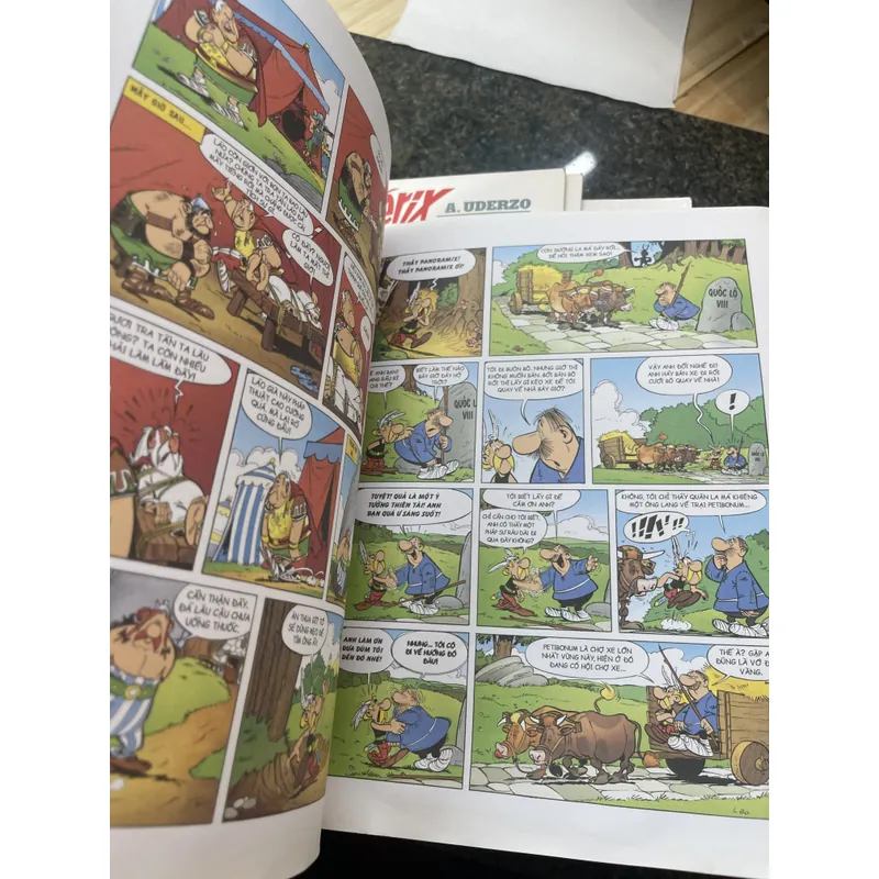 13 quyển truyện trang Asterix R. Goscinny, A. Uderzo 689299