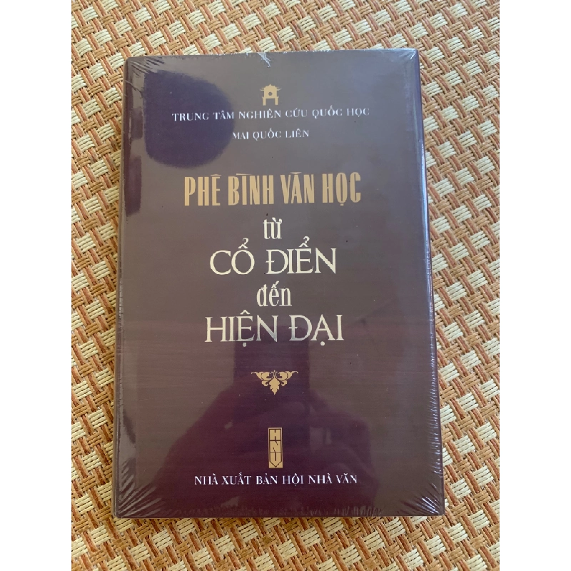 Phê Bình Văn Học từ cổ điển đến hiện đại (Bìa Cứng) Mai Quốc Liên 2024 mới 100% STB2905 Văn Học 155097