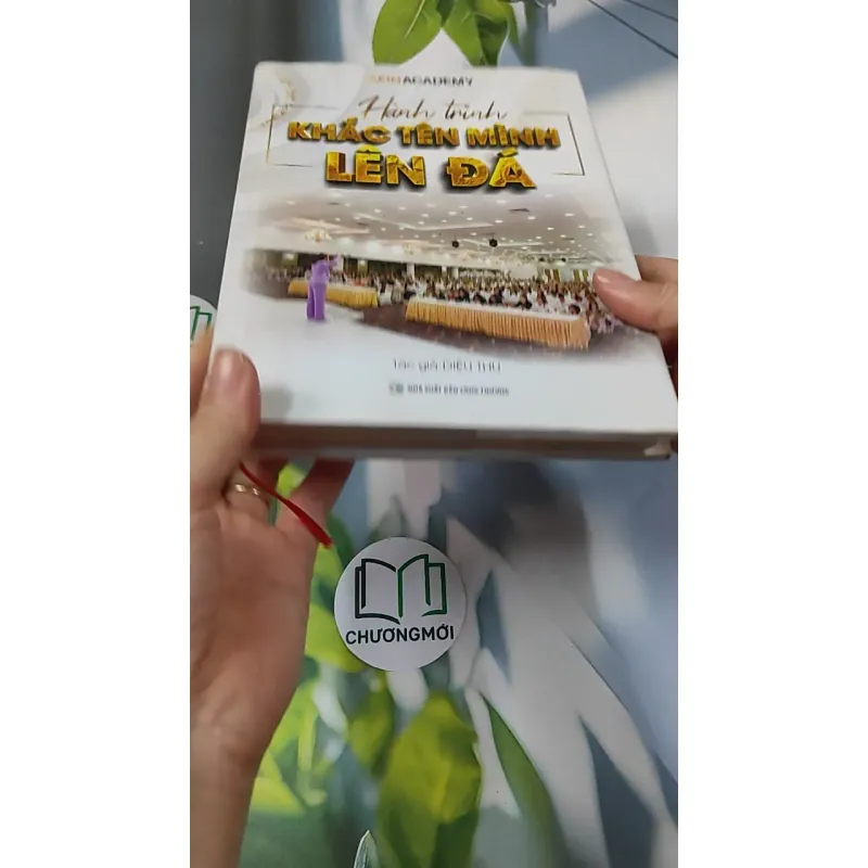 [MIỄN PHÍ BỌC SÁCH] Hành Trình Khắc Tên Mình Lên Đá - Diệu Thu 749593