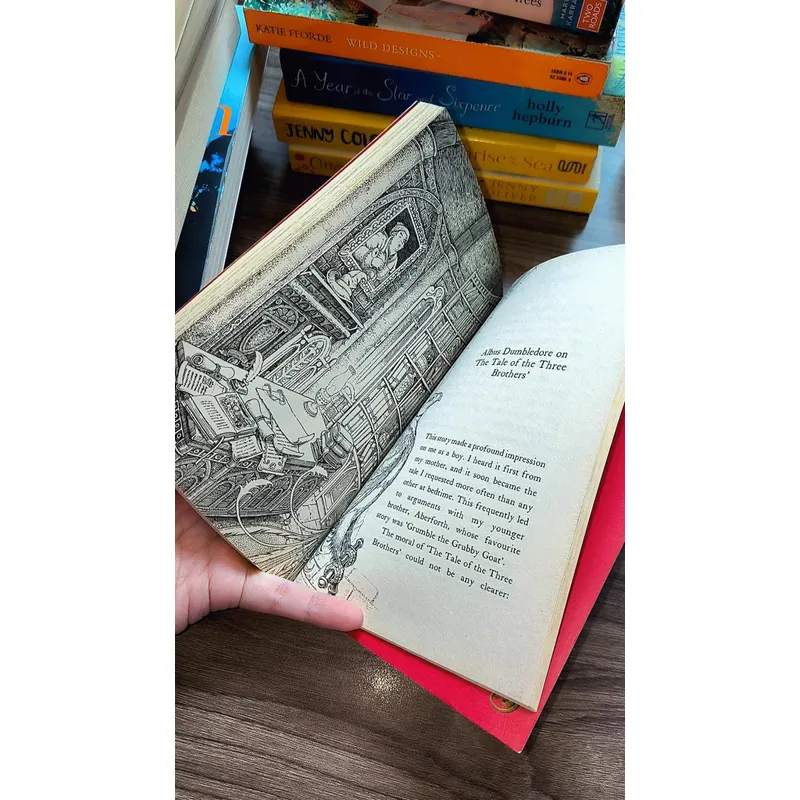 J.K Rowling - The Tales of Beedle the Bard (Preloved book) 722852