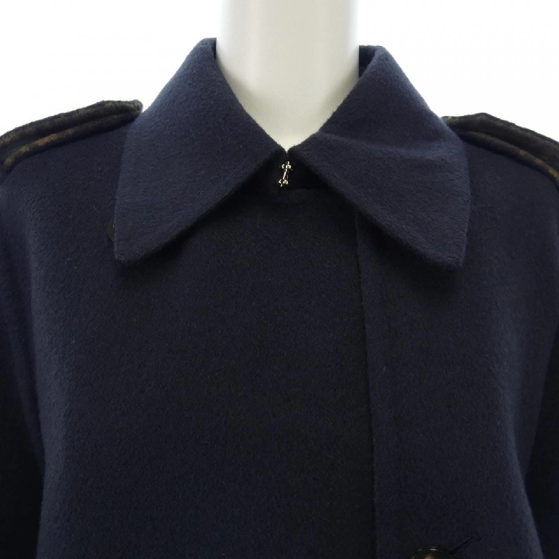 Áo khoác FENDI 636568