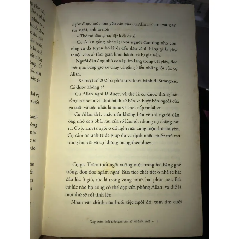 Ông trăm tuổi trèo qua cửa sổ và biến mất - Jonas Jonasson 1024816