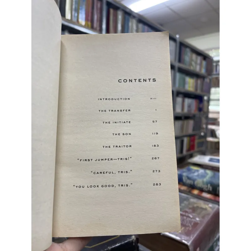 FOUR: A DIVERGENT COLLECTION (FOUR: BỘ SƯU TẬP NHỮNG KẺ BẤT KHẢ TRỊ) - VERONICA ROTH 957445