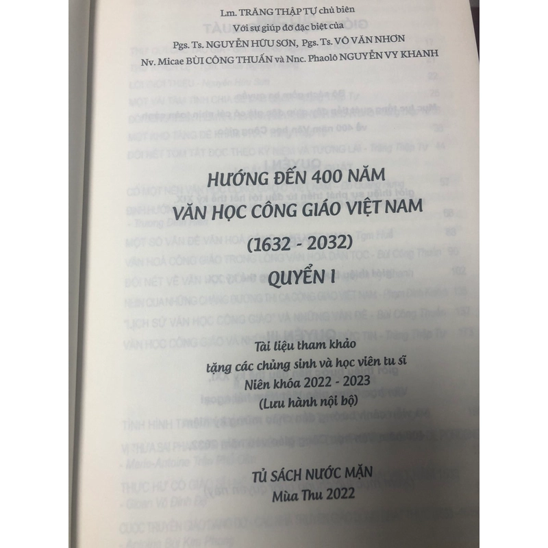 Hướng đến 400 năm văn học Công giáo Việt Nam [TẶNG 2 tập Buồn vui cùng kiếp người] 517201