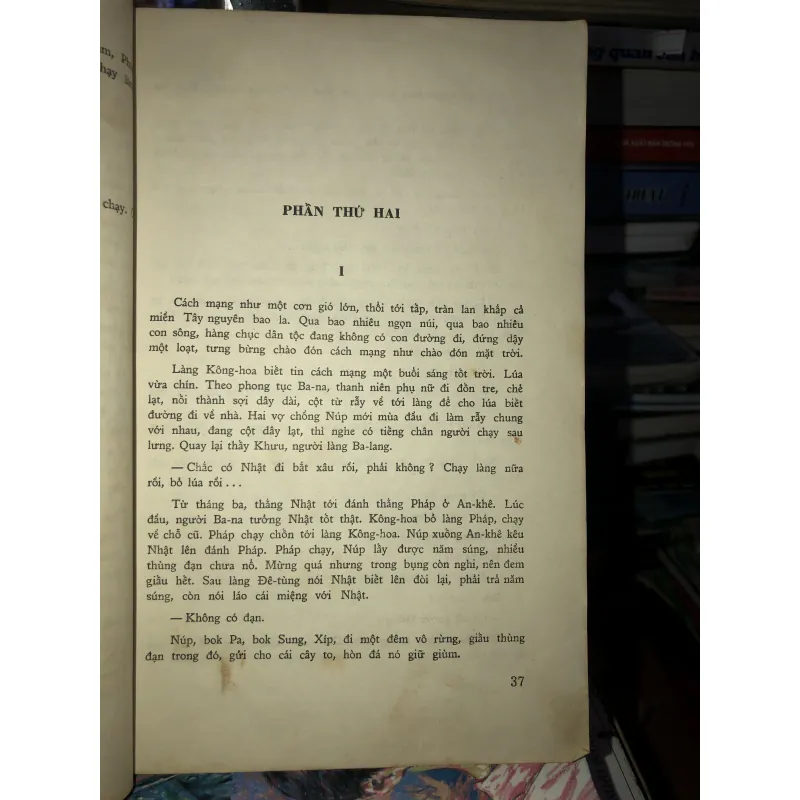 Đất nước đứng lên - Nguyên Ngọc  970092