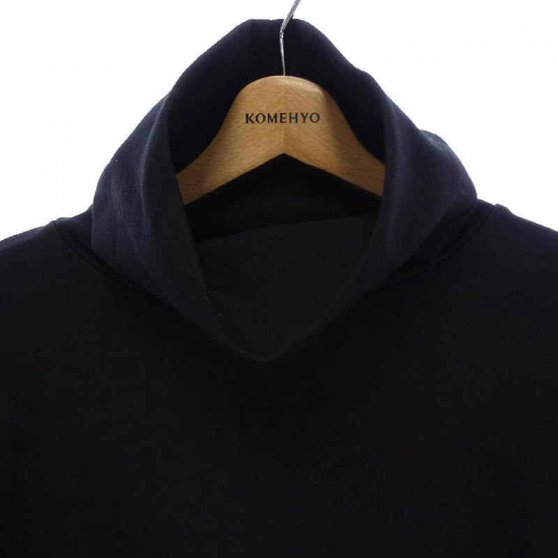 SLOANE Top - Hàng hiệu Authentic 901893