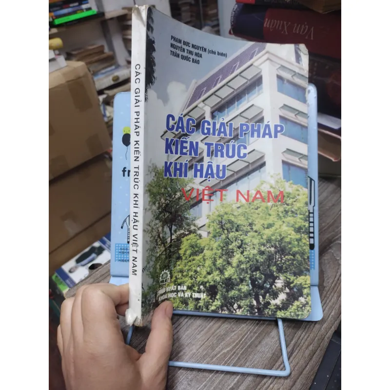 Sách: Các giải pháp kiến trúc khí hậu Việt Nam - TG: Phạm Đức Nguyên (KT) 750182