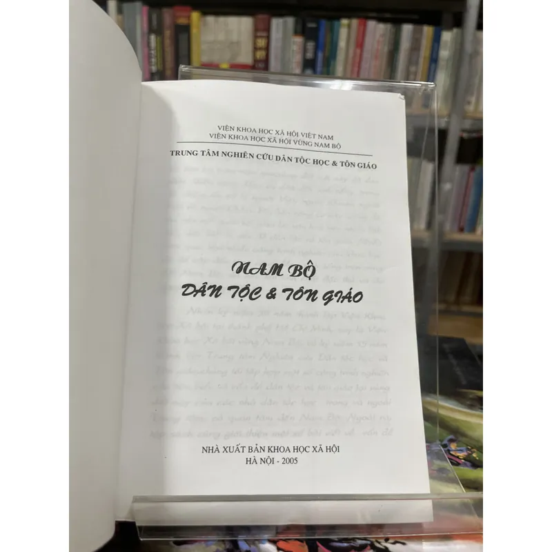 NAM BỘ DÂN TỘC VÀ TÔN GIÁO 702671