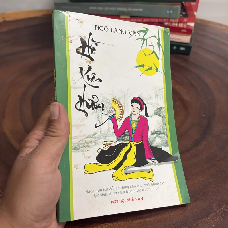 II Văn Học: Hồ Xuân Hương - Ngô Lăng Vân - 2008 1022455