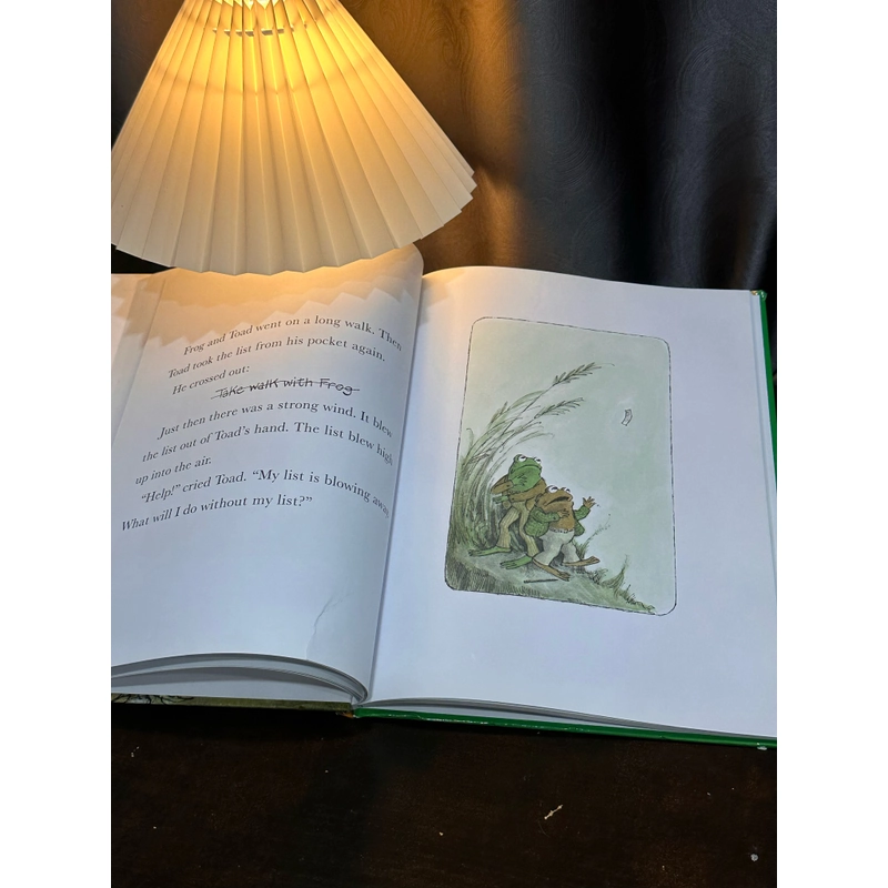 Sách bìa cứng Frog and Toad Together  303800