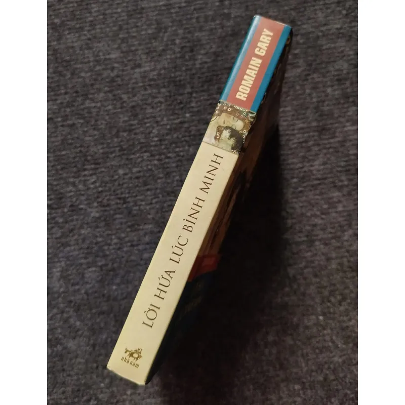 Lời Hứa Lúc Bình Minh- Romain Gary.- Giải Goncourt 1025549