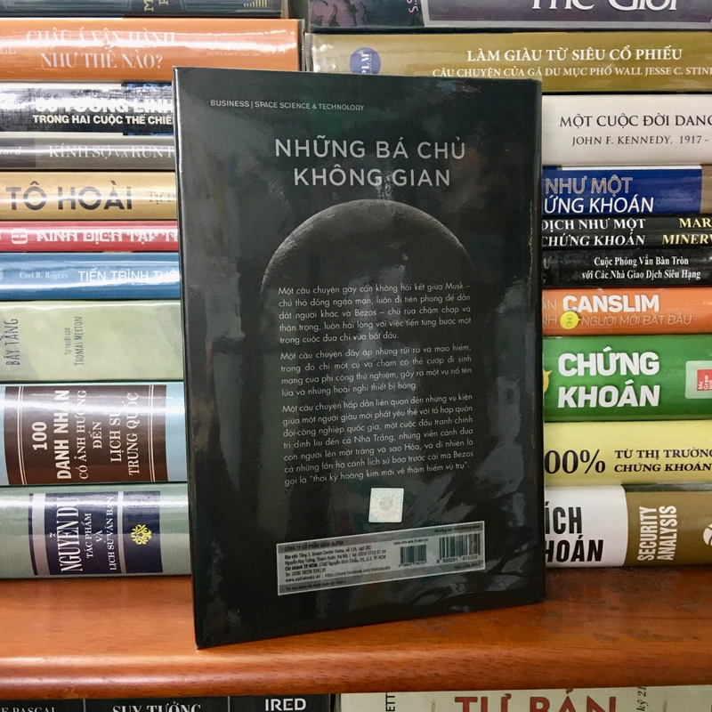 Những Bá Chủ Không Gian The Space Barons - Christian Davenport - Sách vẫn đẹp như mới 495257