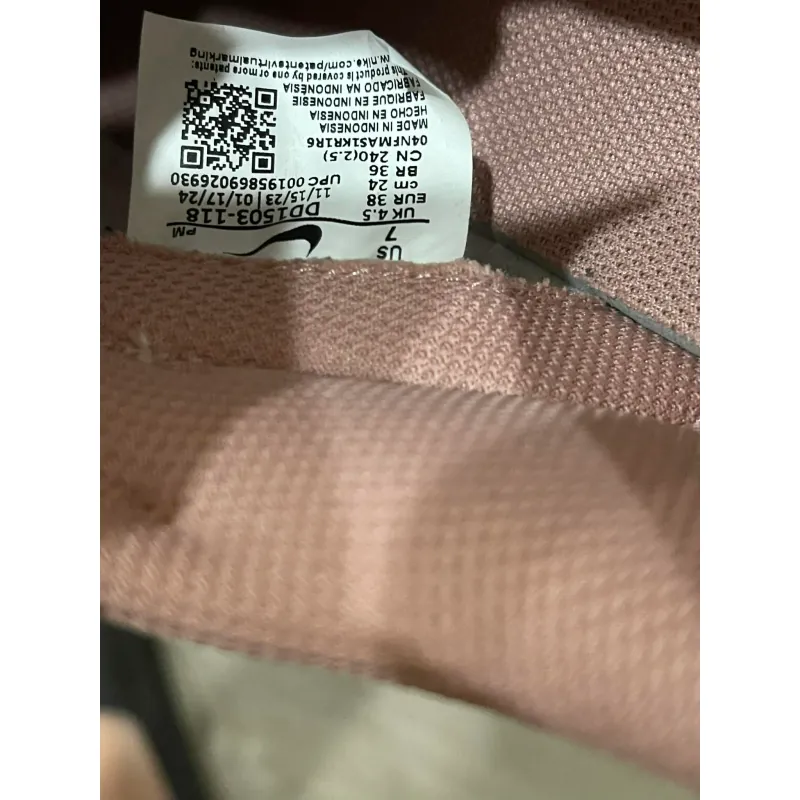 Giày thể thao Nike màu nâu, trắng hình dáng năng động 746989