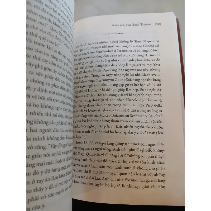 NÀNG PHÙ THỦY THÀNH FLORENCE - SALMAN RUSHDIE (NGUYỄN THỊ HIỀN THẢO DỊCH) 1032944