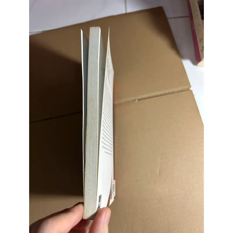 Nghe tình yêu thức dậy (gáy góc trên bị lỗi) 561871