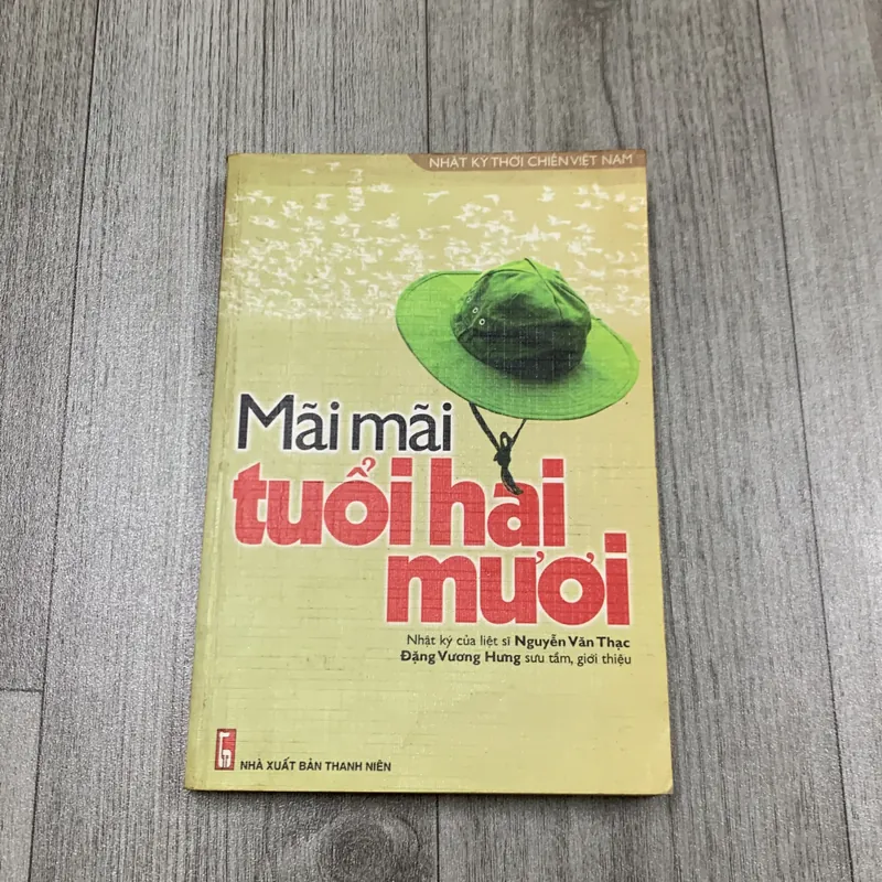 Mãi mãi tuổi hai mươi. 2b4 718454