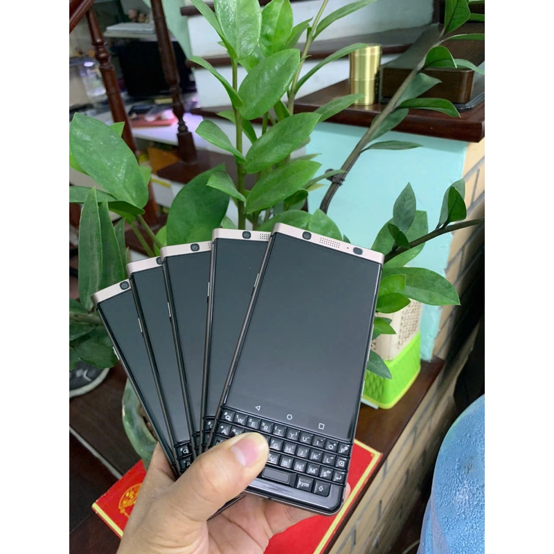 blackberry keyone hàng đẹp 98%  mn mua kèm sạc 538948