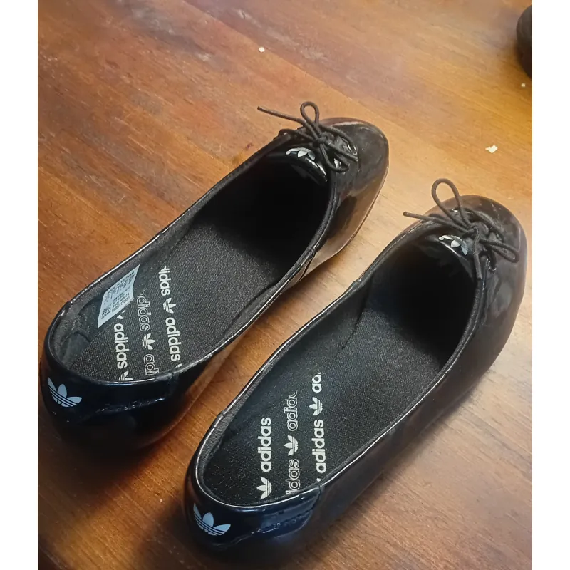 Giày thể thao Adidas đen bóng chất liệu cao cấp size 39 722516