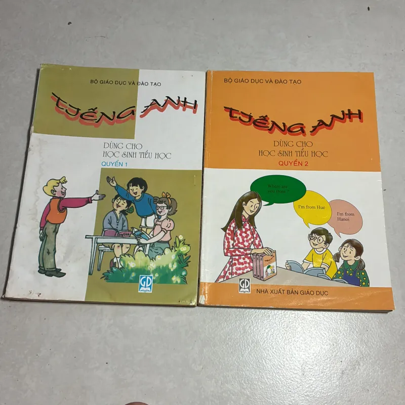 Tiếng Anh dùng cho học sinh tiểu học (2 quyển) - 2004s 784026