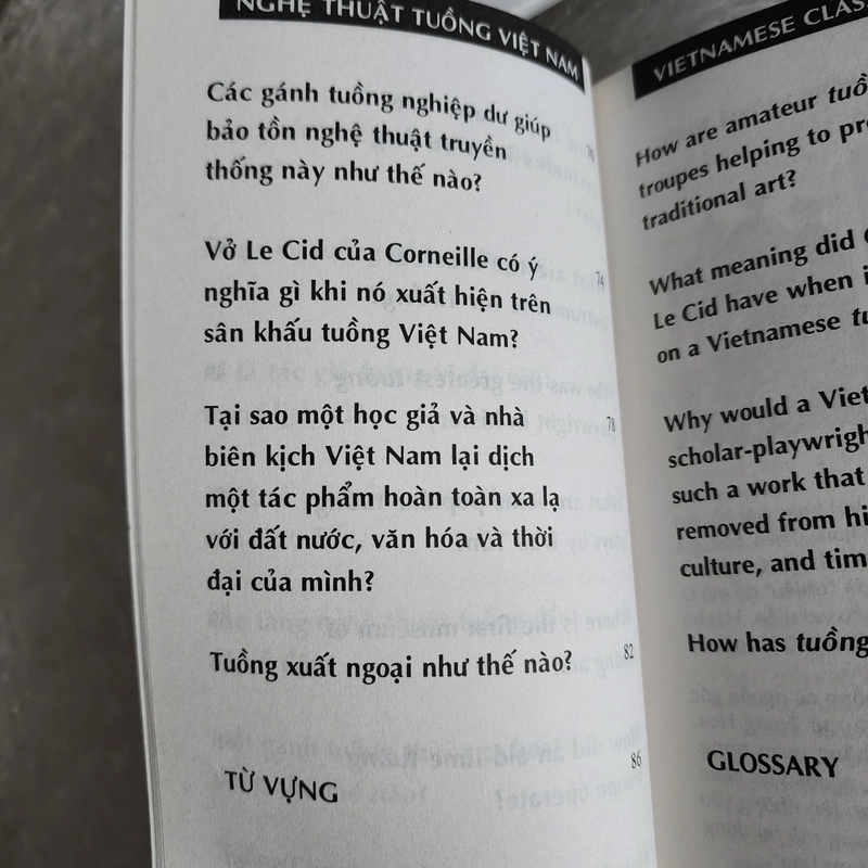 Nghệ thuật tuồng Việt Nam | Hữu Ngọc chủ biên | song ngữ Anh Việt 541975